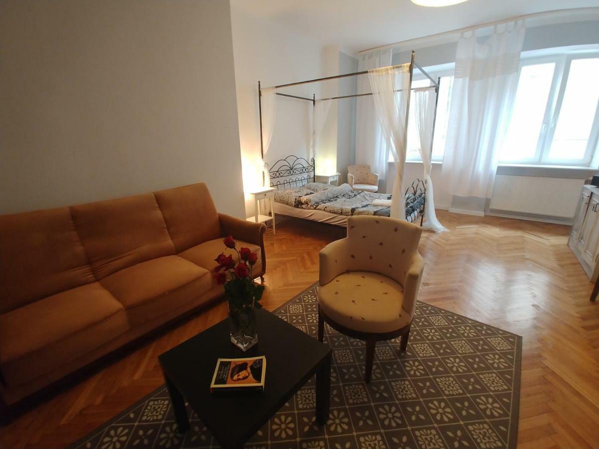 Warszawa, Centrum, Wiejska 15, Kamienica Apartment Luaran gambar